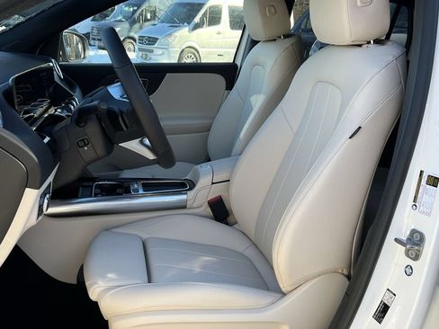 Used 2026 Mercedes-Benz GLA 250 4MATIC image 11