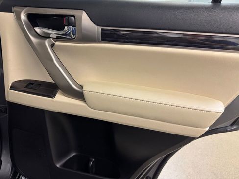 Used 2020 Lexus GX 460 Premium w/ Premium Package AWD/4WD image 26