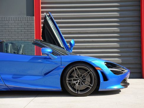Used 2022 McLaren 720S Luxury image 12