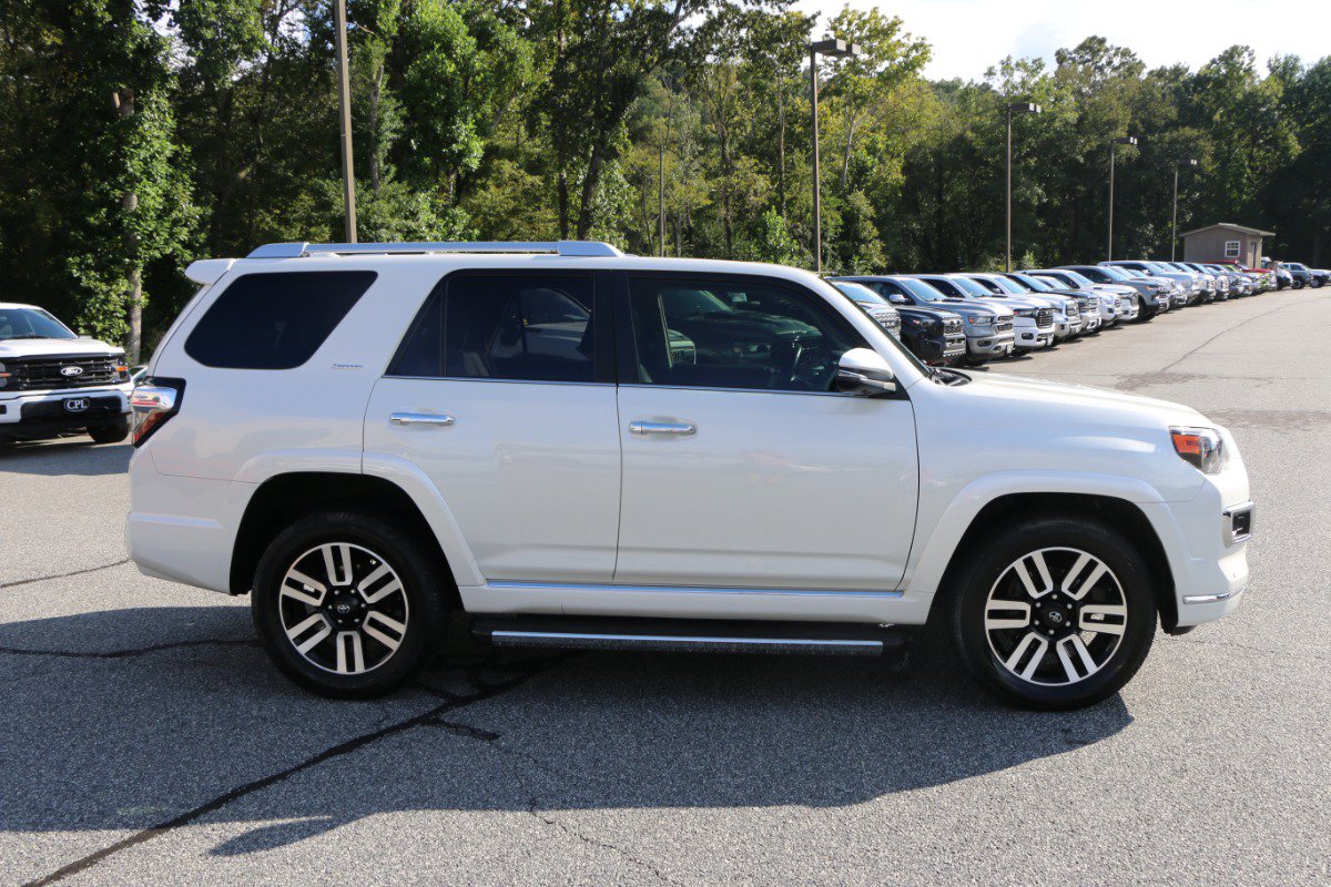 Used 2023 Toyota 4Runner Limited AWD/4WD image 9