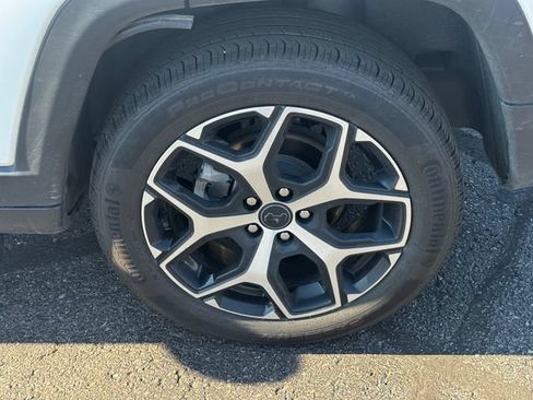 Certified 2025 Jeep Compass Limited AWD/4WD image 11