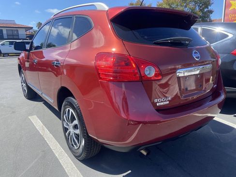 Used 2015 Nissan Rogue S w/ Convenience Package AWD/4WD image 4