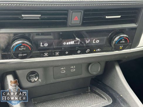 Used 2025 Nissan Rogue SV AWD/4WD image 30