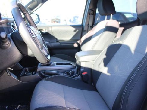 Used 2023 Toyota Tacoma TRD Sport image 32