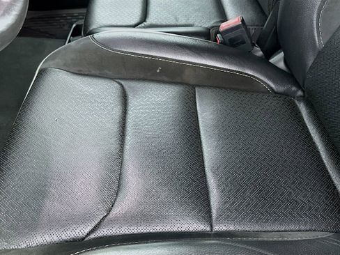 Used 2019 RAM 1500 Laramie AWD/4WD image 17