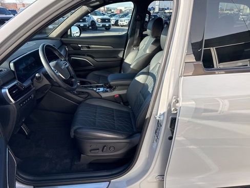Used 2025 Kia Telluride SX Prestige X-Line image 12