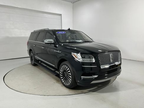 Used 2019 Lincoln Navigator L Black Label AWD/4WD image 2