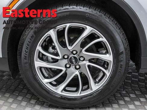 Used 2022 Lincoln Corsair AWD w/ Equipment Group 101A image 34