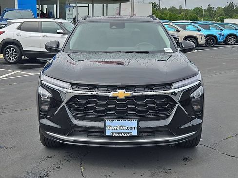 New 2026 Chevrolet Trax LT w/ Driver Confidence Package FWD image 9