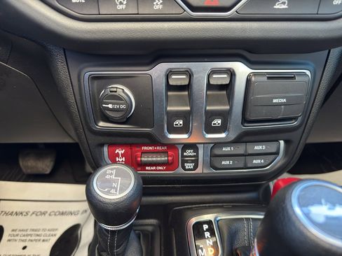 Used 2024 Jeep Wrangler Rubicon w/ Capability Package image 18