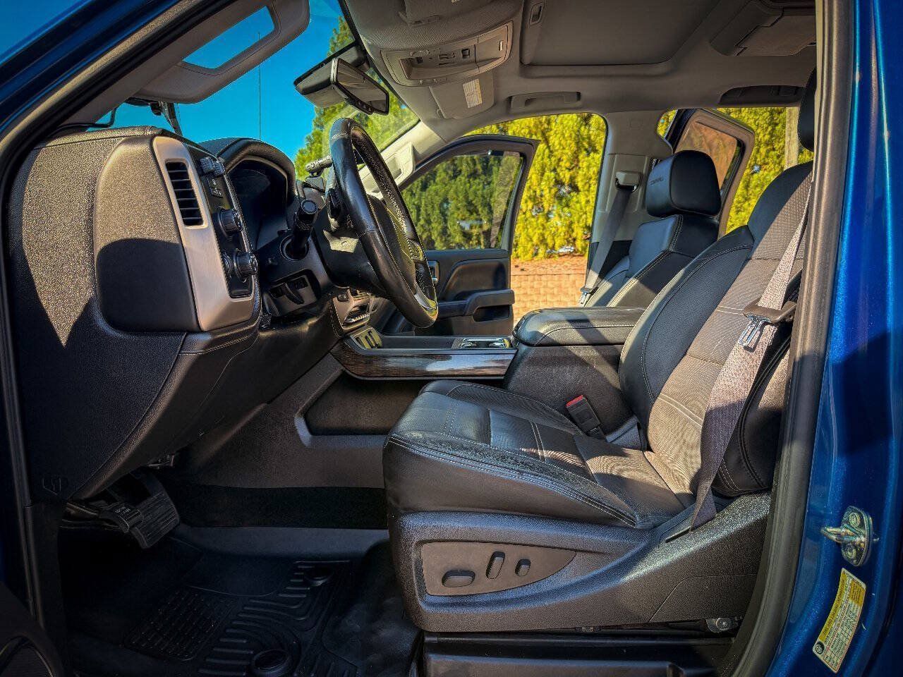 Used 2015 GMC Sierra 2500 Denali w/ Duramax Plus Package AWD/4WD image 12