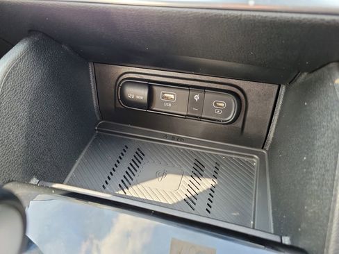 Used 2025 Kia Sportage EX image 23