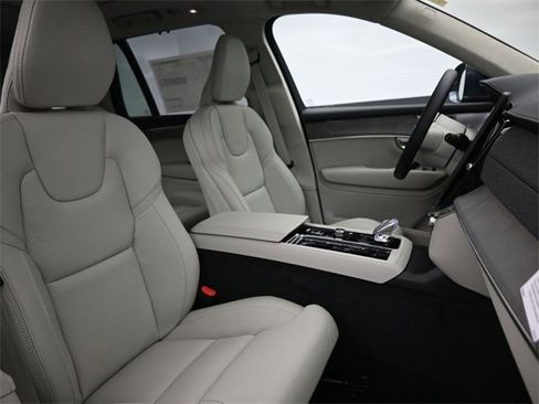 New 2026 Volvo XC90 B6 Ultra image 35