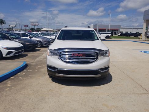Used 2018 GMC Acadia SLT FWD image 2