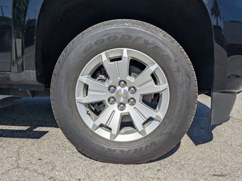 Used 2022 Chevrolet Colorado LT w/ LT Convenience Package image 12