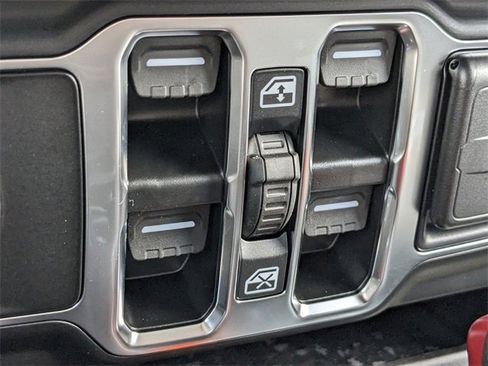 New 2025 Jeep Gladiator Sport image 23