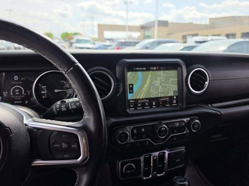 Used 2023 Jeep Wrangler Unlimited Sahara w/ Cold Weather Group AWD/4WD image 5