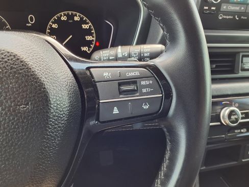 Used 2025 Honda Pilot Touring image 17