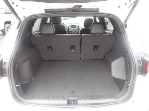 Used 2023 Chevrolet Equinox RS image 17