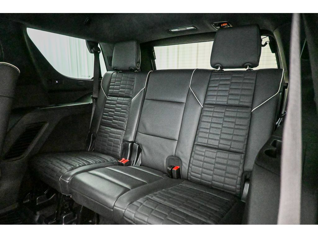 Certified 2024 Cadillac Escalade Sport Platinum w/ LPO, ONYX Package AWD/4WD image 32