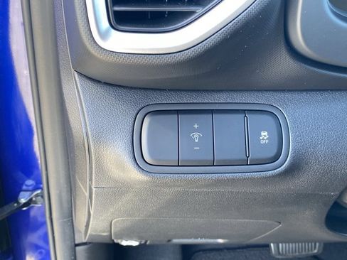 Used 2023 Hyundai Venue SEL w/ Cargo Package image 18