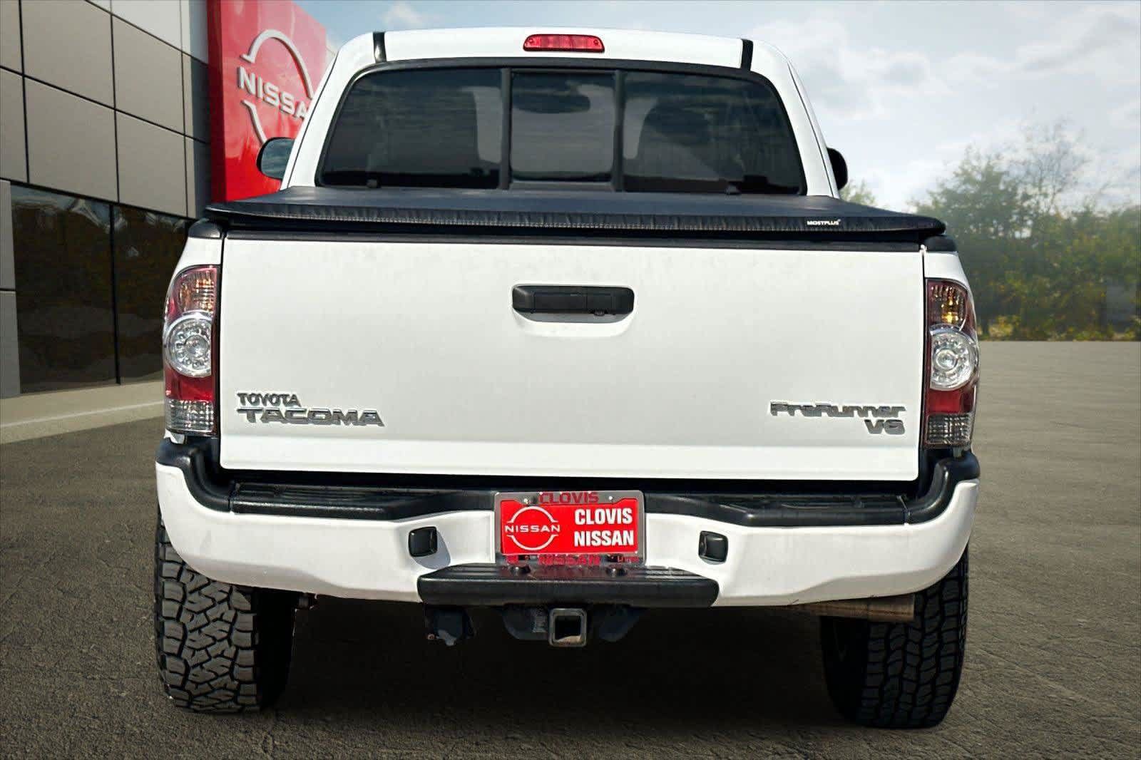 Used 2014 Toyota Tacoma PreRunner w/ TRD Sport Package RWD image 8