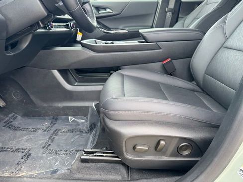 New 2026 Chevrolet Equinox LT w/ Convenience Package II AWD/4WD image 5