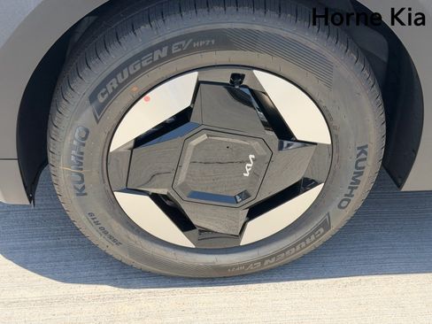 New 2026 Kia EV9 Light RWD image 8