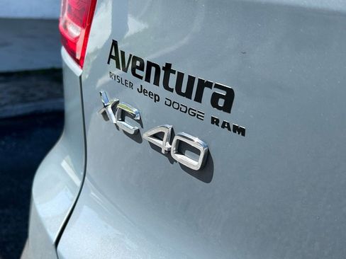 Used 2023 Volvo XC40 B5 Plus w/ Protection Package Premier image 48