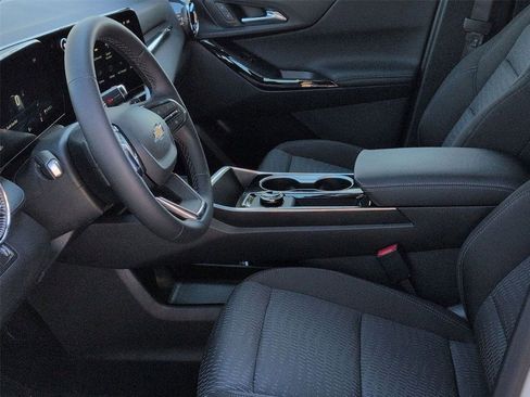 New 2026 Chevrolet Equinox LT w/ Safety and Technology Package FWD image 19