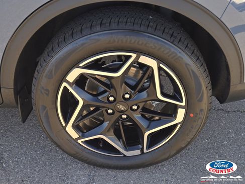 New 2026 Ford Escape Platinum w/ Premium Technology Package image 5