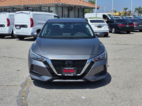 Used 2022 Nissan Sentra SV FWD image 2