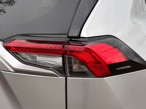 Used 2020 Toyota RAV4 Limited image 51