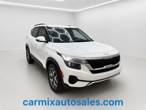 Used 2022 Kia Seltos EX AWD/4WD image 1