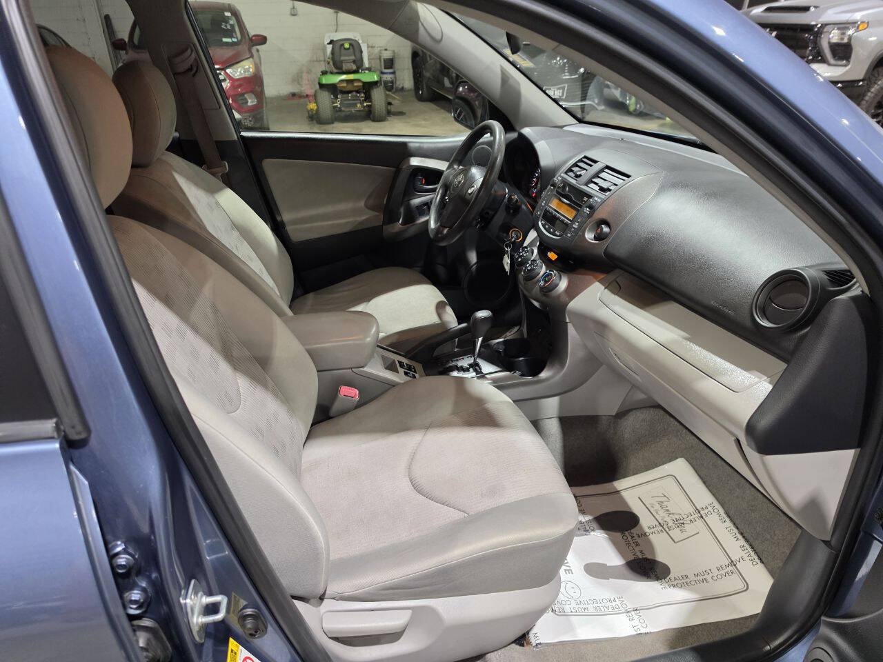 Used 2009 Toyota RAV4 4WD image 31
