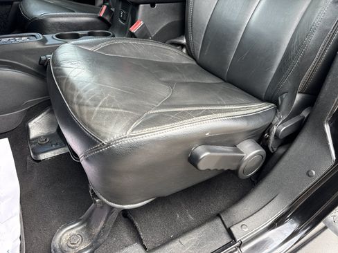 Used 2018 Jeep Wrangler Unlimited Sahara AWD/4WD image 12