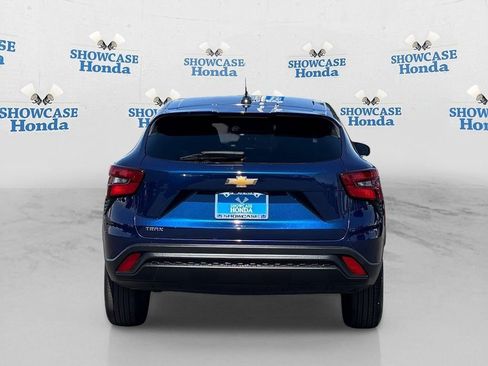 Used 2024 Chevrolet Trax LS w/ LS Convenience Package FWD image 5