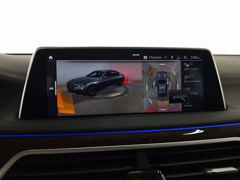 Used 2020 BMW 750i xDrive image 34