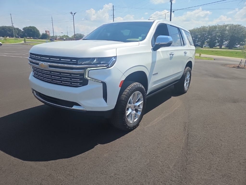 Used 2024 Chevrolet Tahoe Premier AWD/4WD image 3