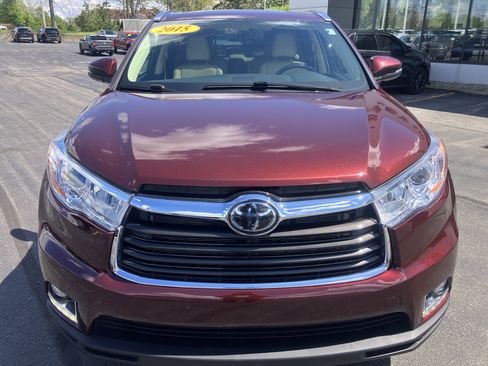 Used 2015 Toyota Highlander Limited Platinum AWD/4WD image 2