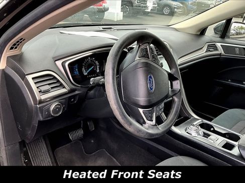 Used 2020 Ford Fusion SE image 4