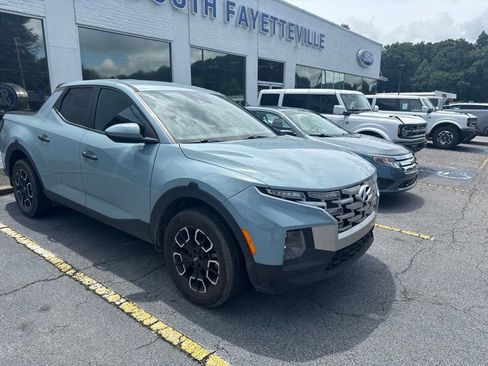 Used 2024 Hyundai Santa Cruz SEL FWD image 2