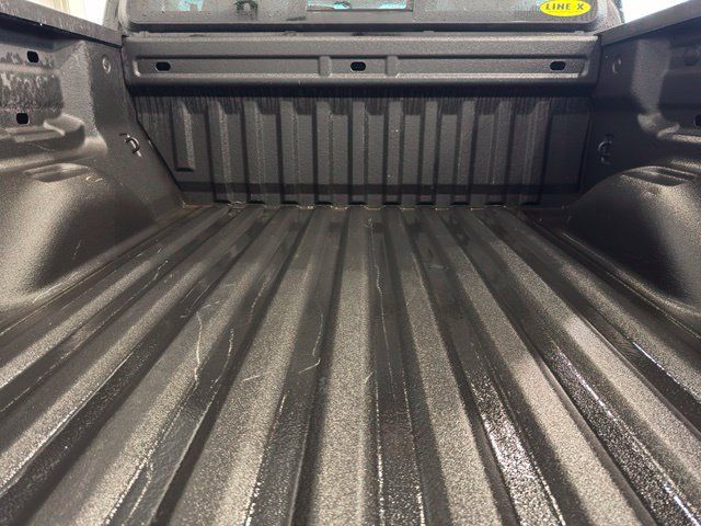 Used 2018 Chevrolet Colorado Z71 AWD/4WD image 40