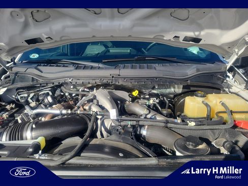 Used 2022 Ford F350 Platinum w/ FX4 Off-Road Package image 21