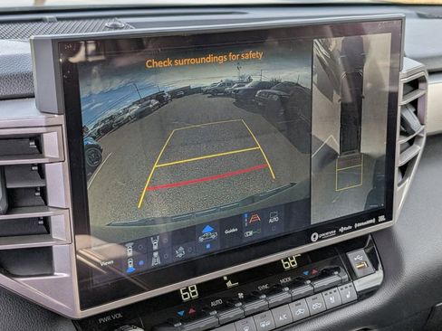 Used 2023 Toyota Tundra Limited image 23