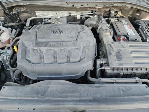 Used 2020 Volkswagen Tiguan S image 36