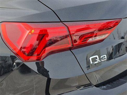 Used 2025 Audi Q3 2.0T Premium Plus w/ Premium Plus Package image 38