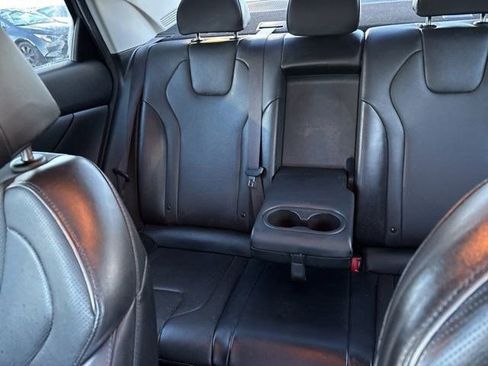 Used 2022 Hyundai Elantra Limited image 32