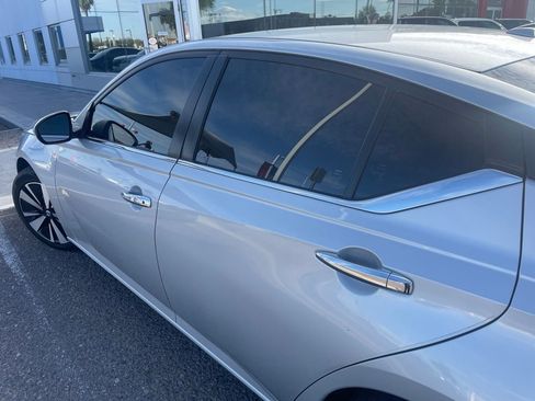 Used 2022 Nissan Altima 2.5 SV FWD image 6