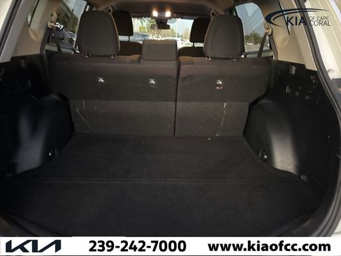 Used 2018 Toyota RAV4 LE image 13